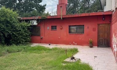 Venta terreno con casita en el fondo en Adrogué