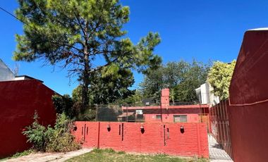 Venta terreno con casita en el fondo en Adrogué