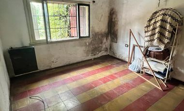 Venta terreno con casita en el fondo en Adrogué