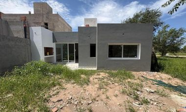 VENTA CASA NUEVO MALAGUEÑO 2 DORMITORIOS
