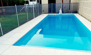 Casa venta 4 ambs, piscina, fondo libre y Cocheras