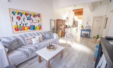 Casa venta 4 ambs, piscina, fondo libre y Cocheras