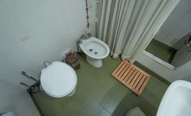 Casa venta 4 ambs, piscina, fondo libre y Cocheras
