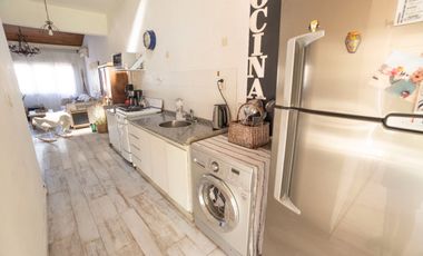 Casa venta 4 ambs, piscina, fondo libre y Cocheras