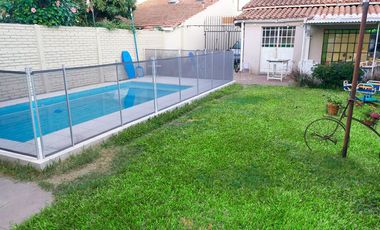 Casa venta 4 ambs, piscina, fondo libre y Cocheras