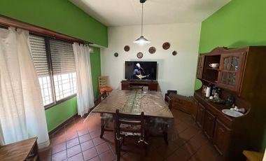 CASA 5 AMB, CON  PARQUE Y COCHERA ATO CREDITO