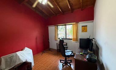 CASA 5 AMB, CON  PARQUE Y COCHERA ATO CREDITO