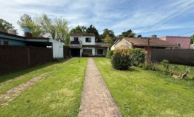 CASA 5 AMB, CON  PARQUE Y COCHERA ATO CREDITO