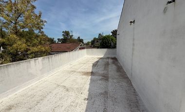 CASA 5 AMB, CON  PARQUE Y COCHERA ATO CREDITO