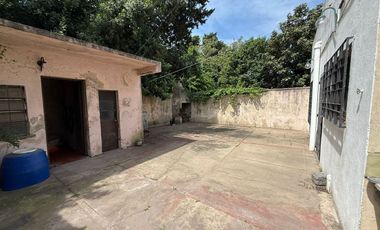 CASA 5 AMB, CON  PARQUE Y COCHERA ATO CREDITO