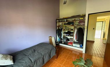 CASA 5 AMB, CON  PARQUE Y COCHERA ATO CREDITO