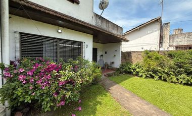 CASA 5 AMB, CON  PARQUE Y COCHERA ATO CREDITO