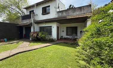 CASA 5 AMB, CON  PARQUE Y COCHERA ATO CREDITO