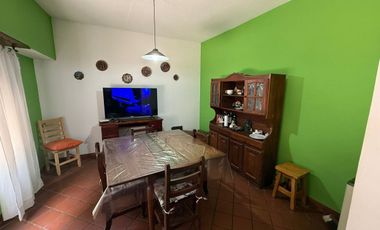 CASA 5 AMB, CON  PARQUE Y COCHERA ATO CREDITO