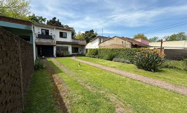 CASA 5 AMB, CON  PARQUE Y COCHERA ATO CREDITO