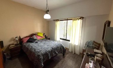 CASA 5 AMB, CON  PARQUE Y COCHERA ATO CREDITO