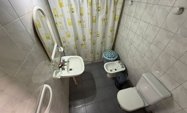 CASA 5 AMB, CON  PARQUE Y COCHERA ATO CREDITO