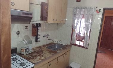 CASA 3 AMB CON GARAGE APTO CREDITO LANUS OESTE