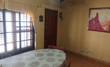 CASA 3 AMB CON GARAGE APTO CREDITO LANUS OESTE