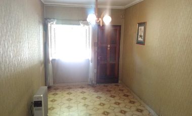 CASA 3 AMB CON GARAGE APTO CREDITO LANUS OESTE