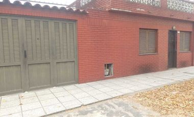 CASA 3 AMB CON GARAGE APTO CREDITO LANUS OESTE