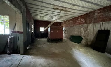 CASA TALLER ALQUILER LOMA HERMOSA TRES DE FEBRERO