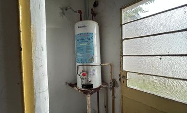 CASA TALLER ALQUILER LOMA HERMOSA TRES DE FEBRERO