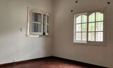 CASA TALLER ALQUILER LOMA HERMOSA TRES DE FEBRERO