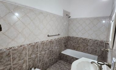 CASA TALLER ALQUILER LOMA HERMOSA TRES DE FEBRERO