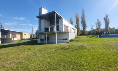 QUINTA EN VENTA, 1 DORM, FRENTE A RIO UBAJAY