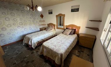 VENTA 2 CASAS EN BLOCK 2 CUADRAS D/ MAR SANTACLARA