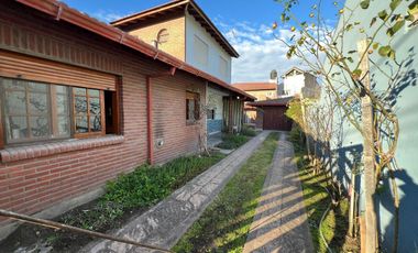 VENTA 2 CASAS EN BLOCK 2 CUADRAS D/ MAR SANTACLARA