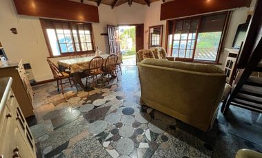 VENTA 2 CASAS EN BLOCK 2 CUADRAS D/ MAR SANTACLARA