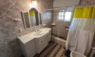 VENTA 2 CASAS EN BLOCK 2 CUADRAS D/ MAR SANTACLARA