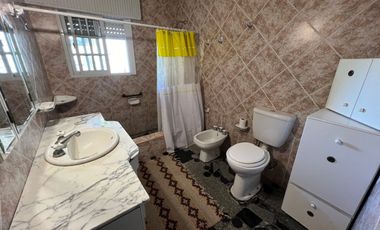 VENTA 2 CASAS EN BLOCK 2 CUADRAS D/ MAR SANTACLARA