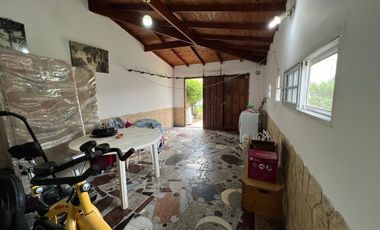 VENTA 2 CASAS EN BLOCK 2 CUADRAS D/ MAR SANTACLARA