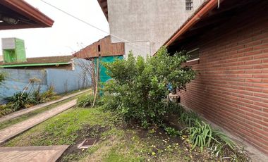 VENTA 2 CASAS EN BLOCK 2 CUADRAS D/ MAR SANTACLARA