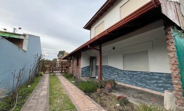 VENTA 2 CASAS EN BLOCK 2 CUADRAS D/ MAR SANTACLARA