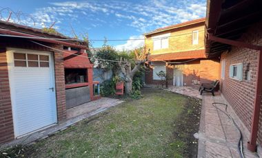 VENTA 2 CASAS EN BLOCK 2 CUADRAS D/ MAR SANTACLARA