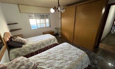 VENTA 2 CASAS EN BLOCK 2 CUADRAS D/ MAR SANTACLARA