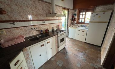 VENTA 2 CASAS EN BLOCK 2 CUADRAS D/ MAR SANTACLARA