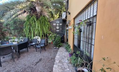 CASA 3 AMBIENTES, VENTA EN QUILMES CON PARQUE