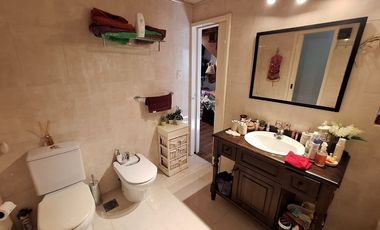 CASA 3 AMBIENTES, VENTA EN QUILMES CON PARQUE