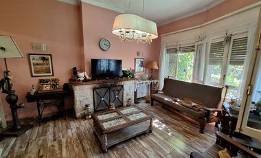 CASA 3 AMBIENTES, VENTA EN QUILMES CON PARQUE