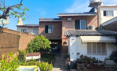 Venta Casa 5 amb en Longchamps + dpto de 2 amb