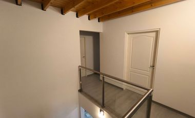 Venta Casa 5 amb en Longchamps + dpto de 2 amb