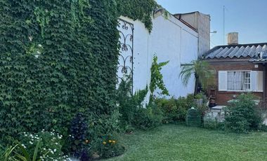 Venta Casa 5 amb en Longchamps + dpto de 2 amb