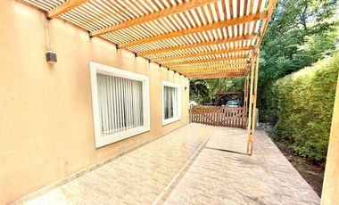 CASA EN VENTA EN PARQUE LAS NACIONES CON PISCINA!