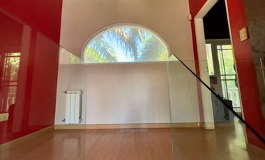 CASA EN VENTA EN PARQUE LAS NACIONES CON PISCINA!