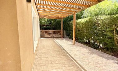 CASA EN VENTA EN PARQUE LAS NACIONES CON PISCINA!